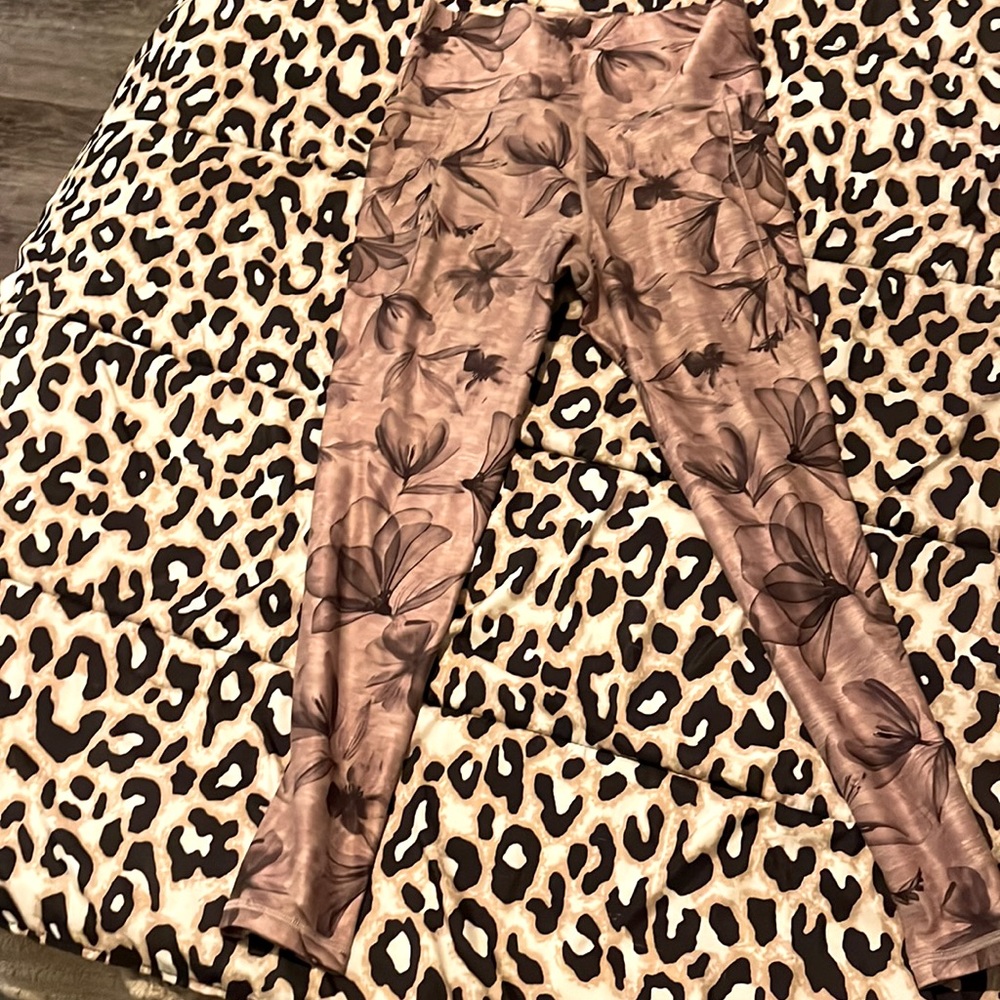 Athleta Capri with pockets